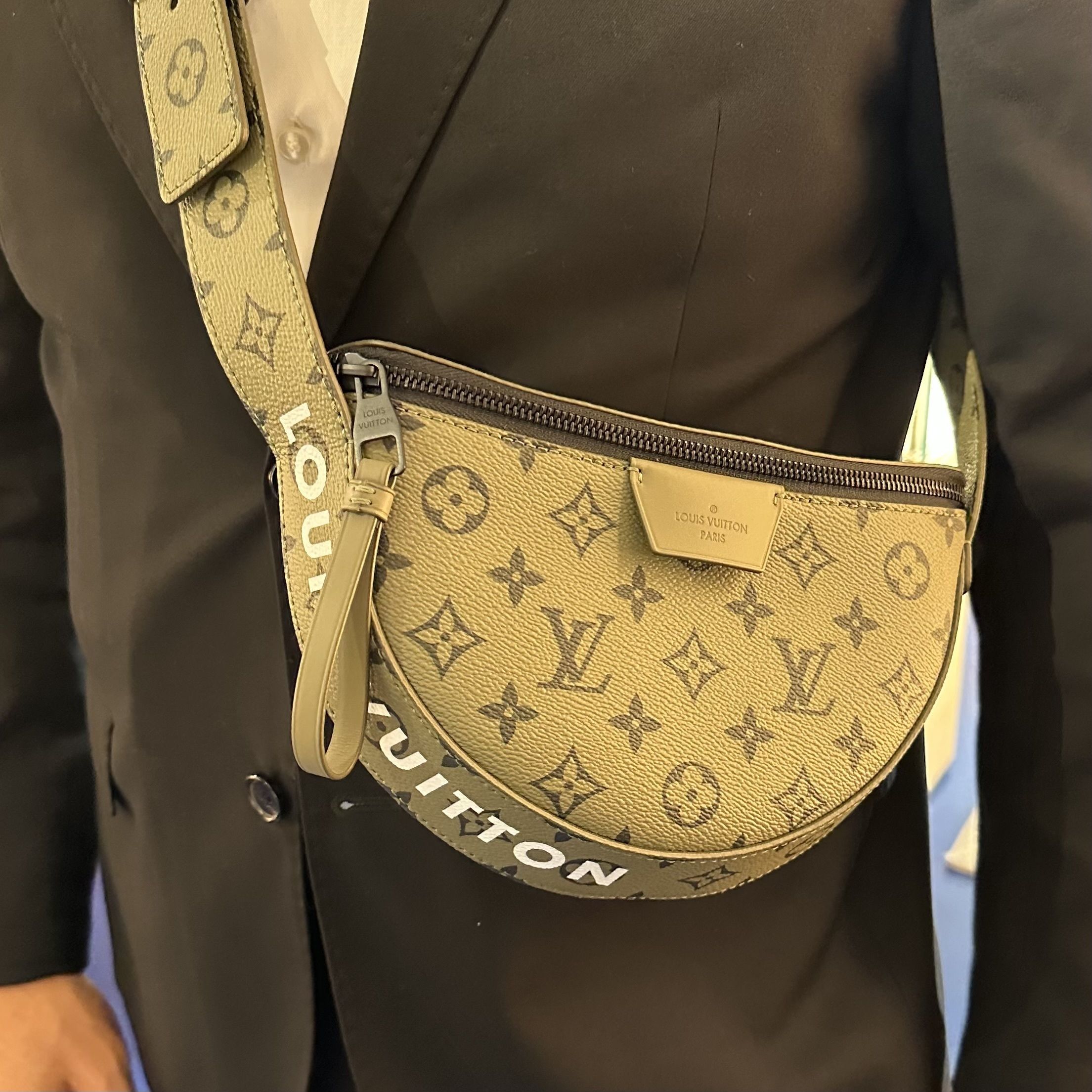 Louis Vuitton【LVムーン・クロスボディ】ショルダーバッグ 人気