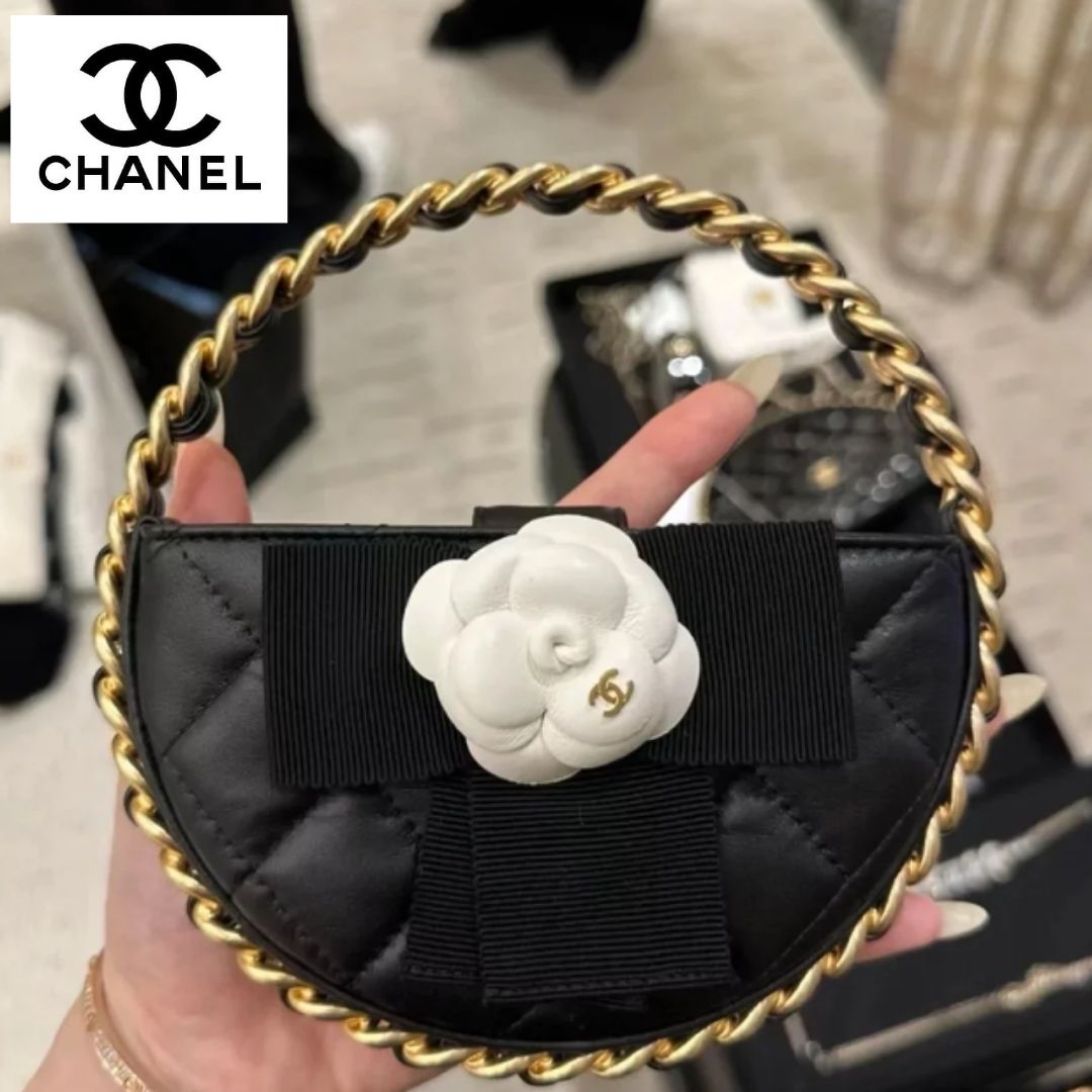 CHANEL】☆ジェニー愛用☆シャネル円形ポーチ リボンカメリア (CHANEL