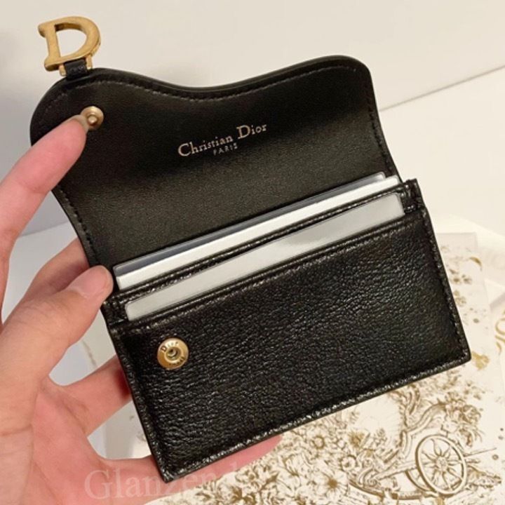 ☆永遠の定番人気☆【Dior】《SADDLE》フラップ カードホルダー (Dior