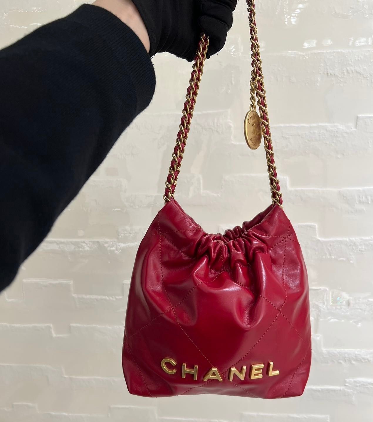 CHANEL】アクセントに♪シャネル22 ミニハンドバッグ レッド (CHANEL
