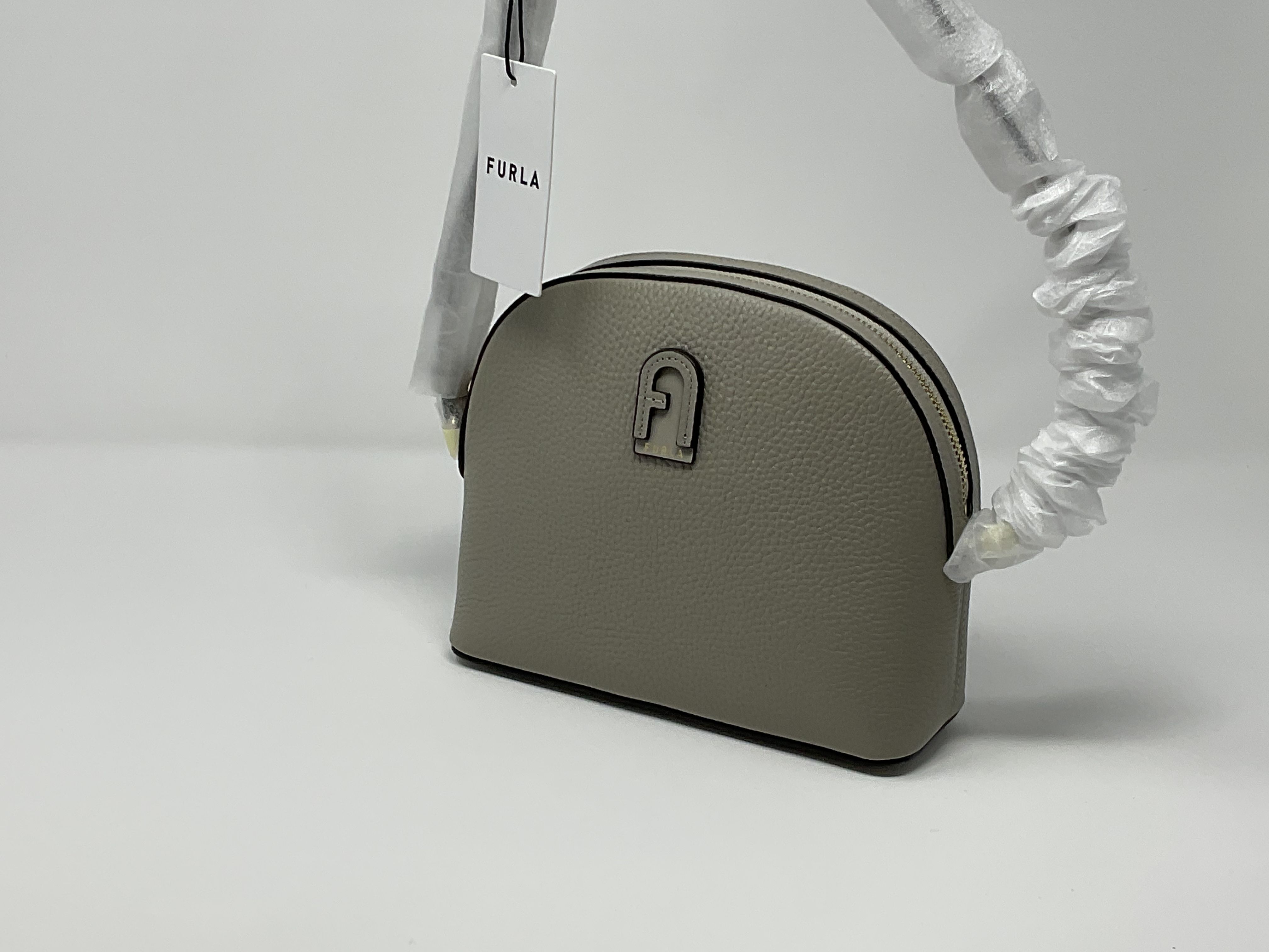 人気商品！FURLA アテナ レザークロスボディ ショルダーバッグ (FURLA