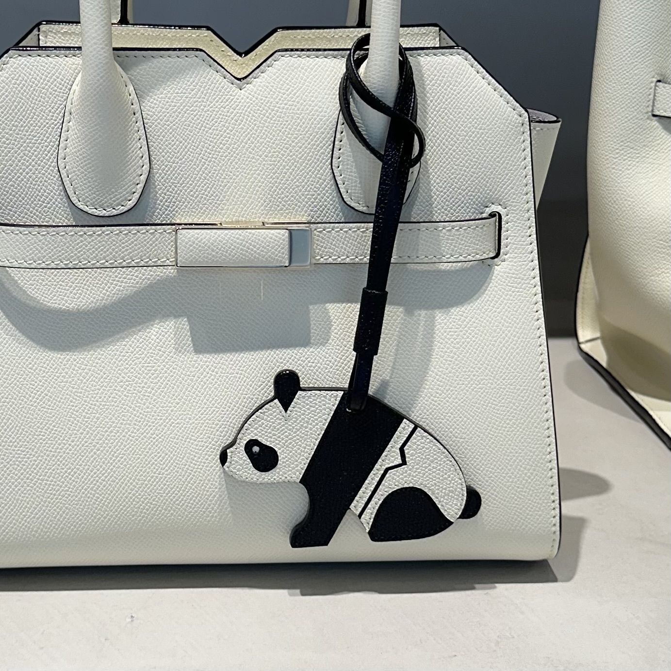 直営 Valextra 大人かわいい☆ハンドメイド チャームパンダ (Valextra