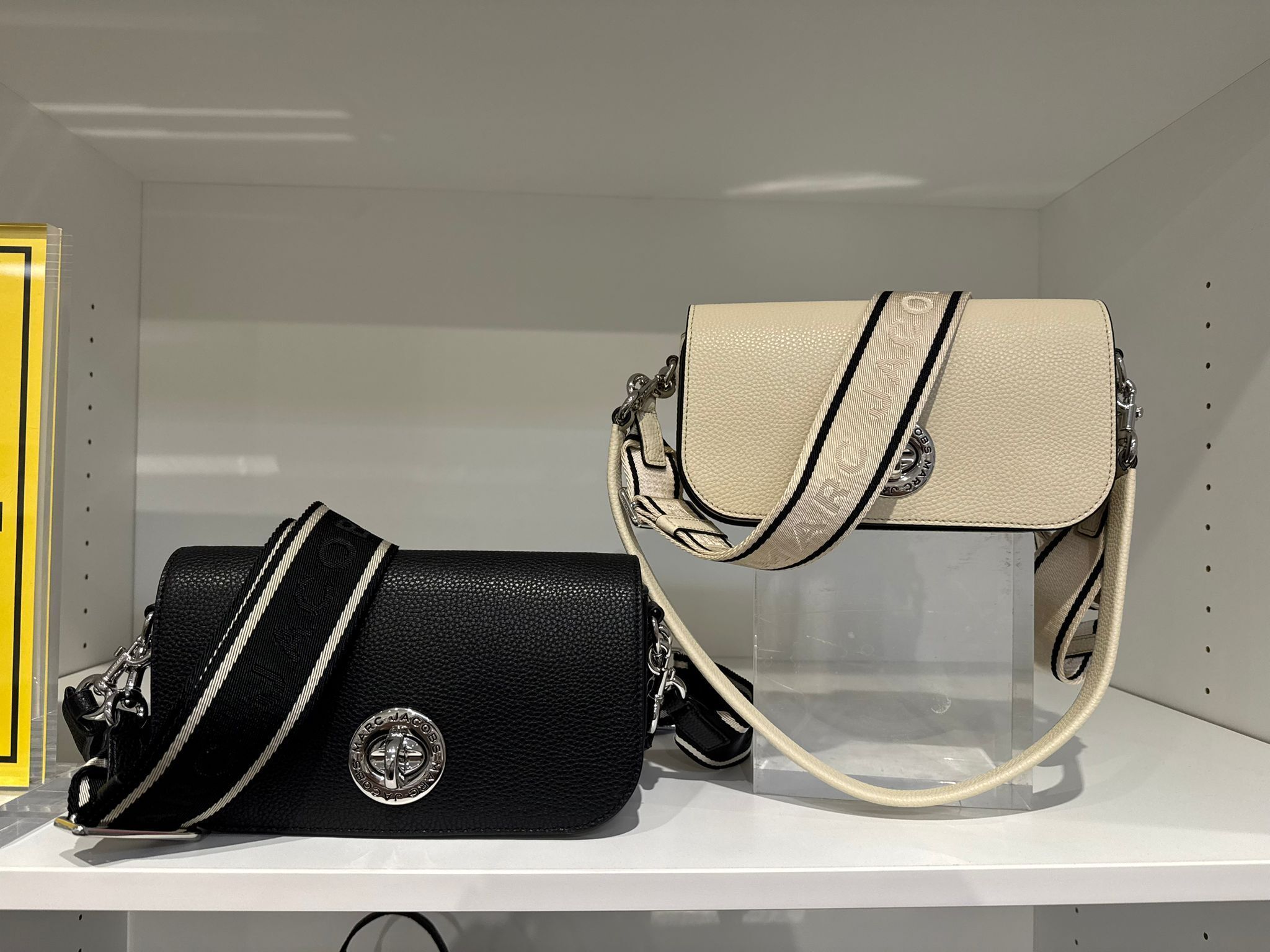 Marc Jacobs ターンロック 2wayストラップ付ショルダーバッグ (MARC