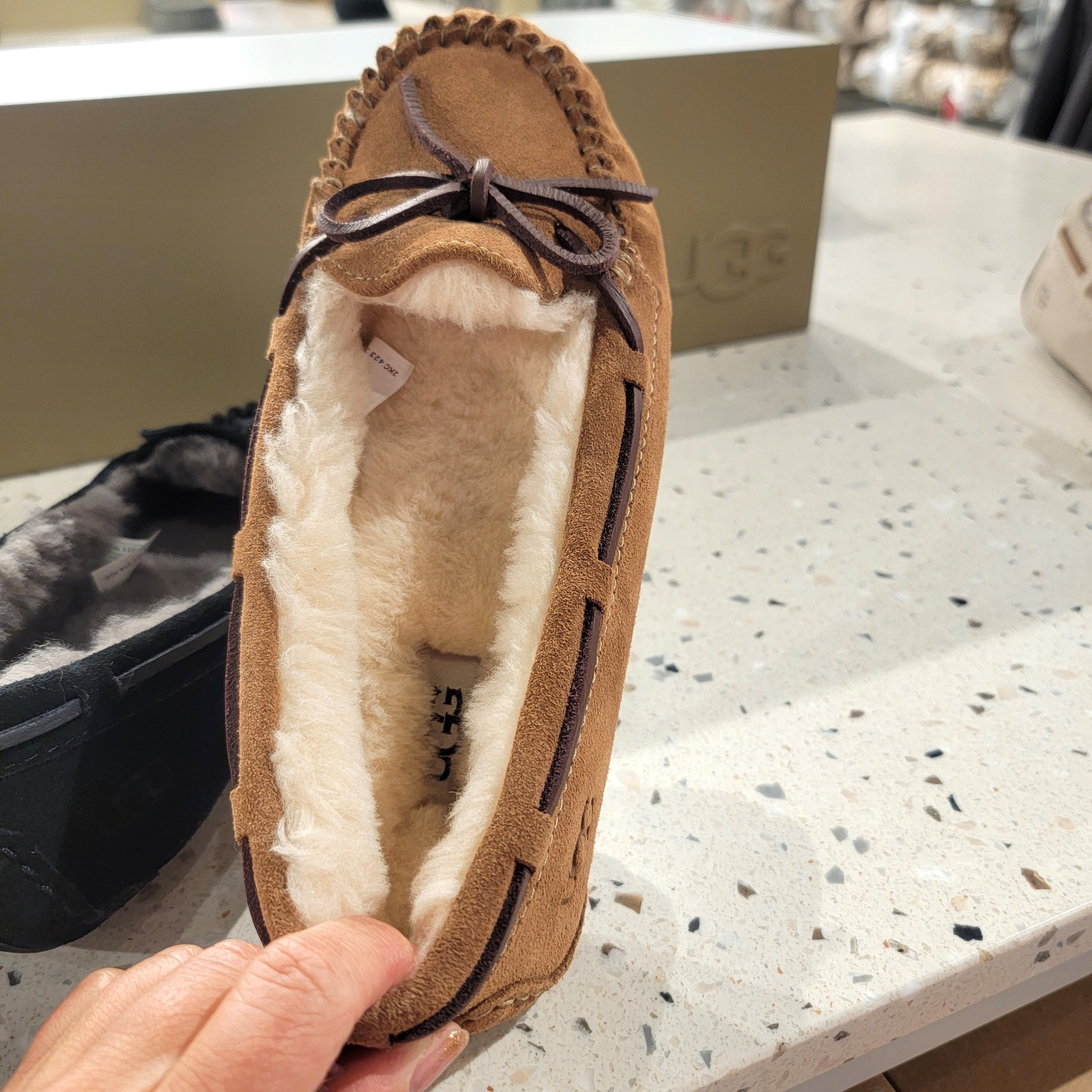 セール【UGG】Bella II ☆ファーモカシン☆海外風♪ 使える1足♪ (UGG