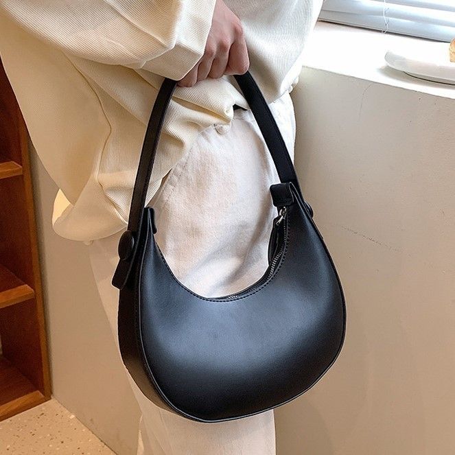 ショルダーバッグ ハーフムーン 三日月型 ワンハンドル 小さめ