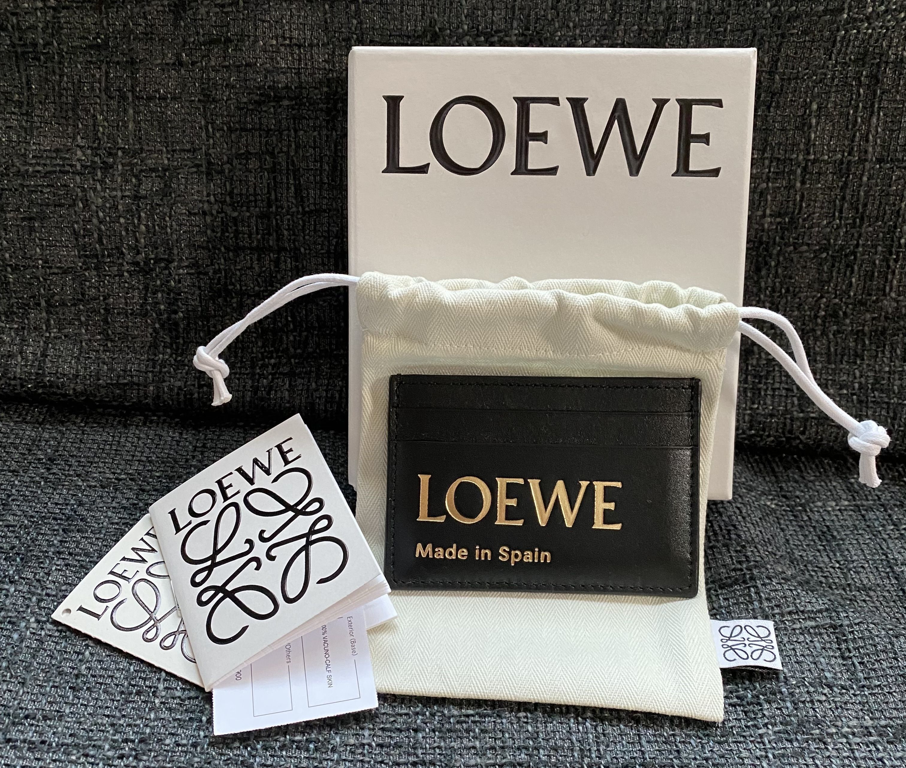 SALE☆国内即納☆LOEWE☆エンボスロエベ ロゴカードケース (LOEWE