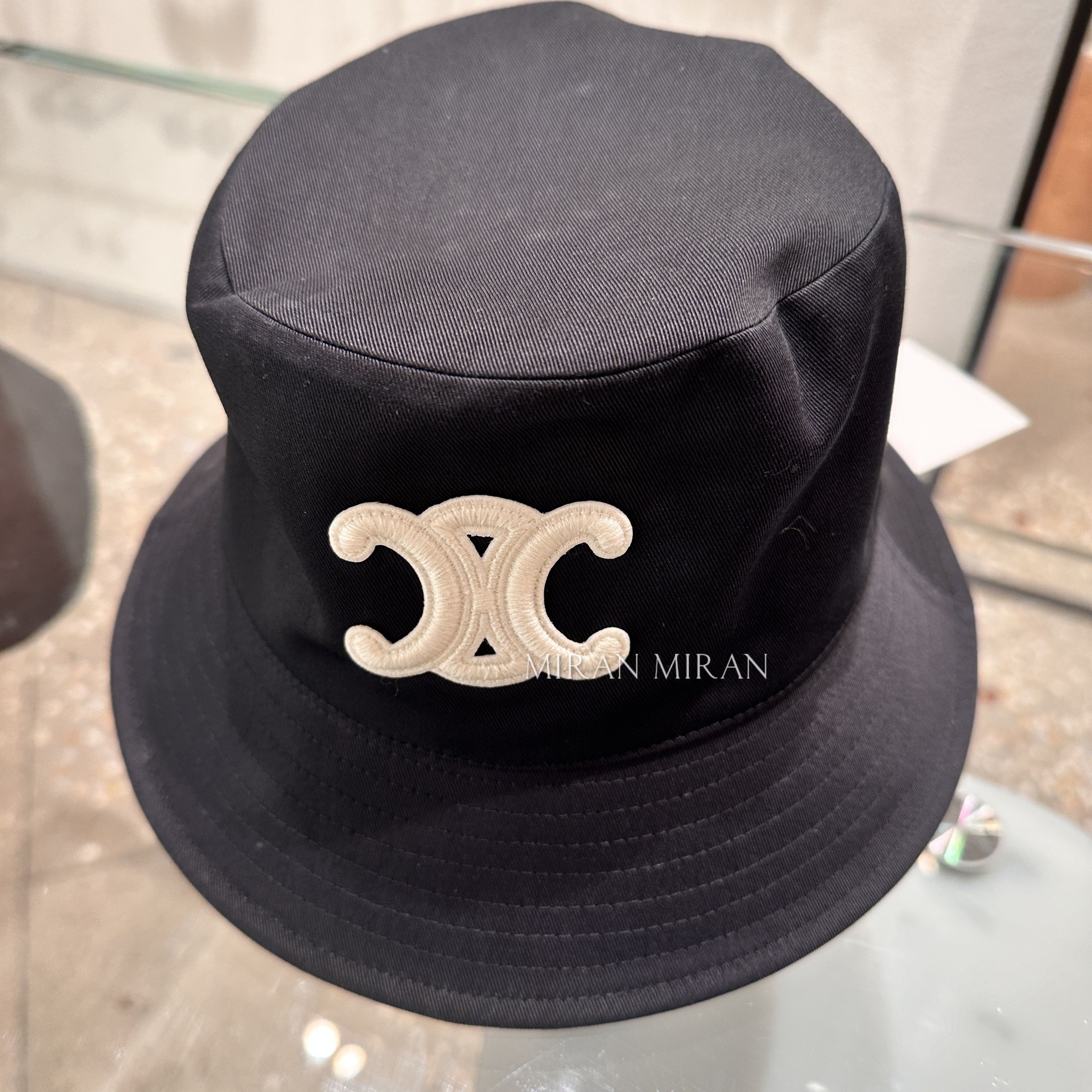 CELINE】トリオンフ バケットハット / コットンギャバジン (CELINE