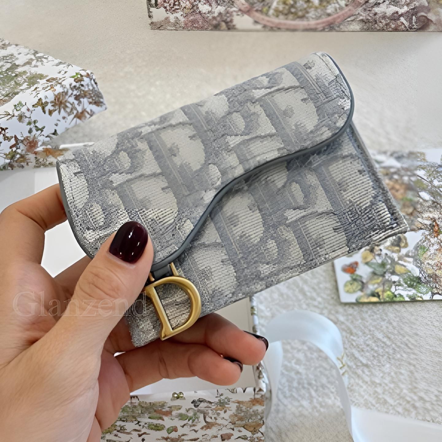 ☆永遠の定番人気☆【Dior】《SADDLE》フラップ カードホルダー (Dior