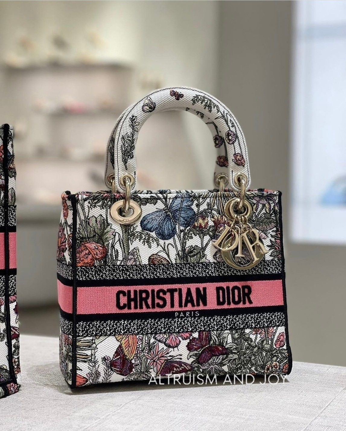 ☆エレガントな蝶♪】DIOR LADY D-LITE バッグ ミディアム (Dior