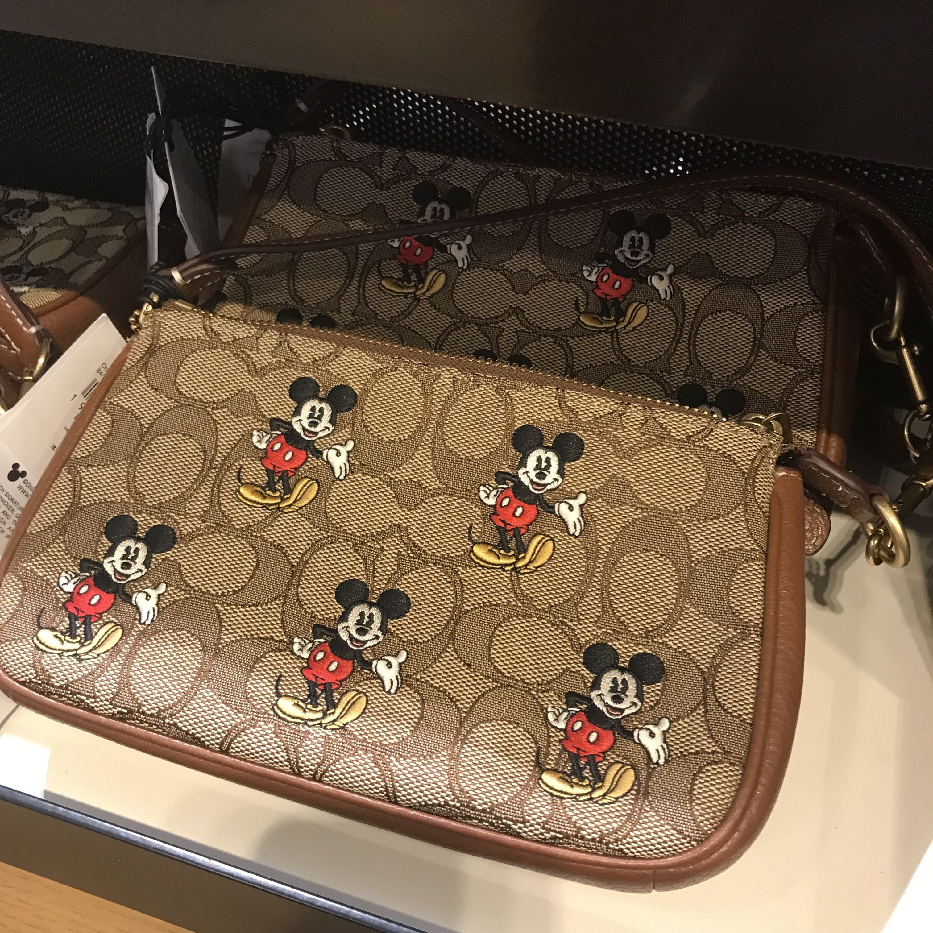 即発!ディズニーコーチ COACH ミッキー 刺繍 アクセサリーポーチ