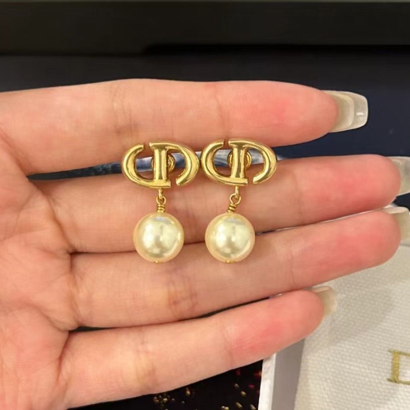 ギフトもおすすめ♡】DIOR CD NAVY ピアス (Dior/ピアス