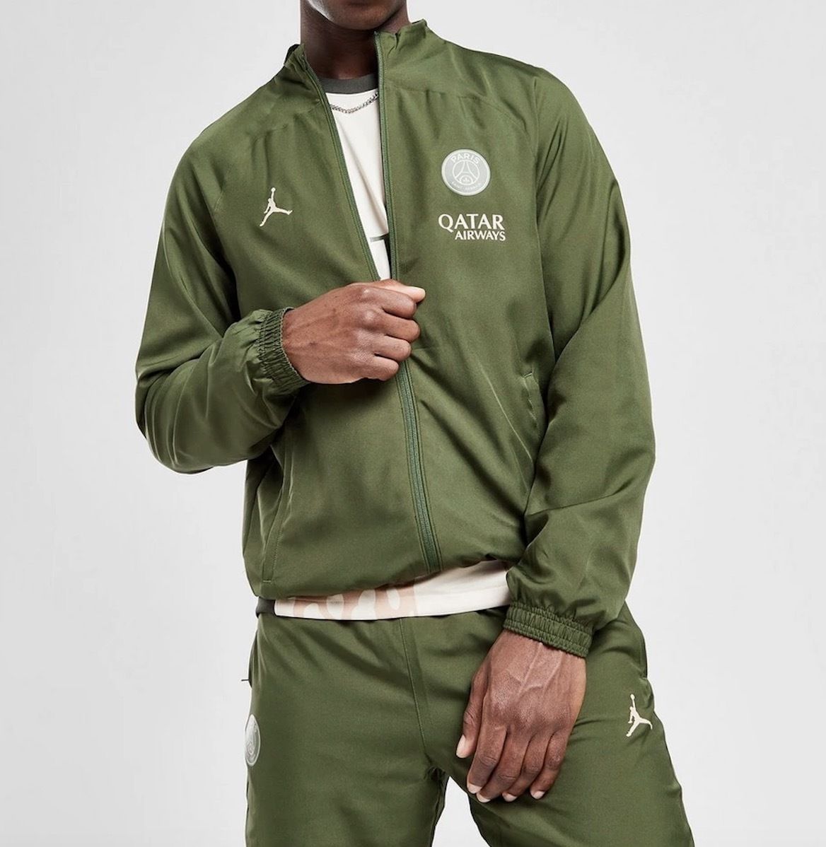 NIKE ◇ PSG x Jordan ◇ ウーブントラックスーツ ◇ジョーダン (Nike