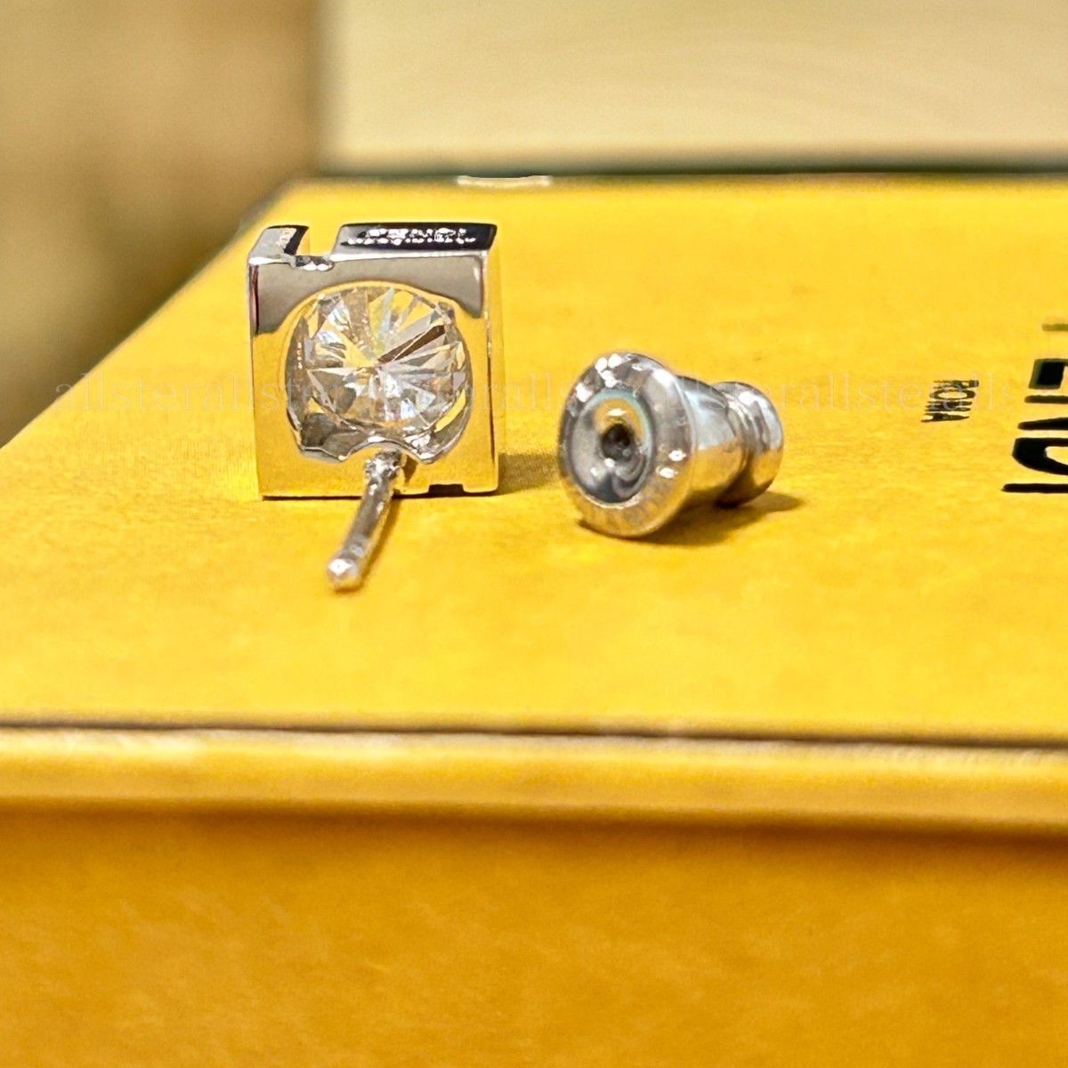 FENDI】フェンディ FFピアス シングル シルバー クリスタル (FENDI