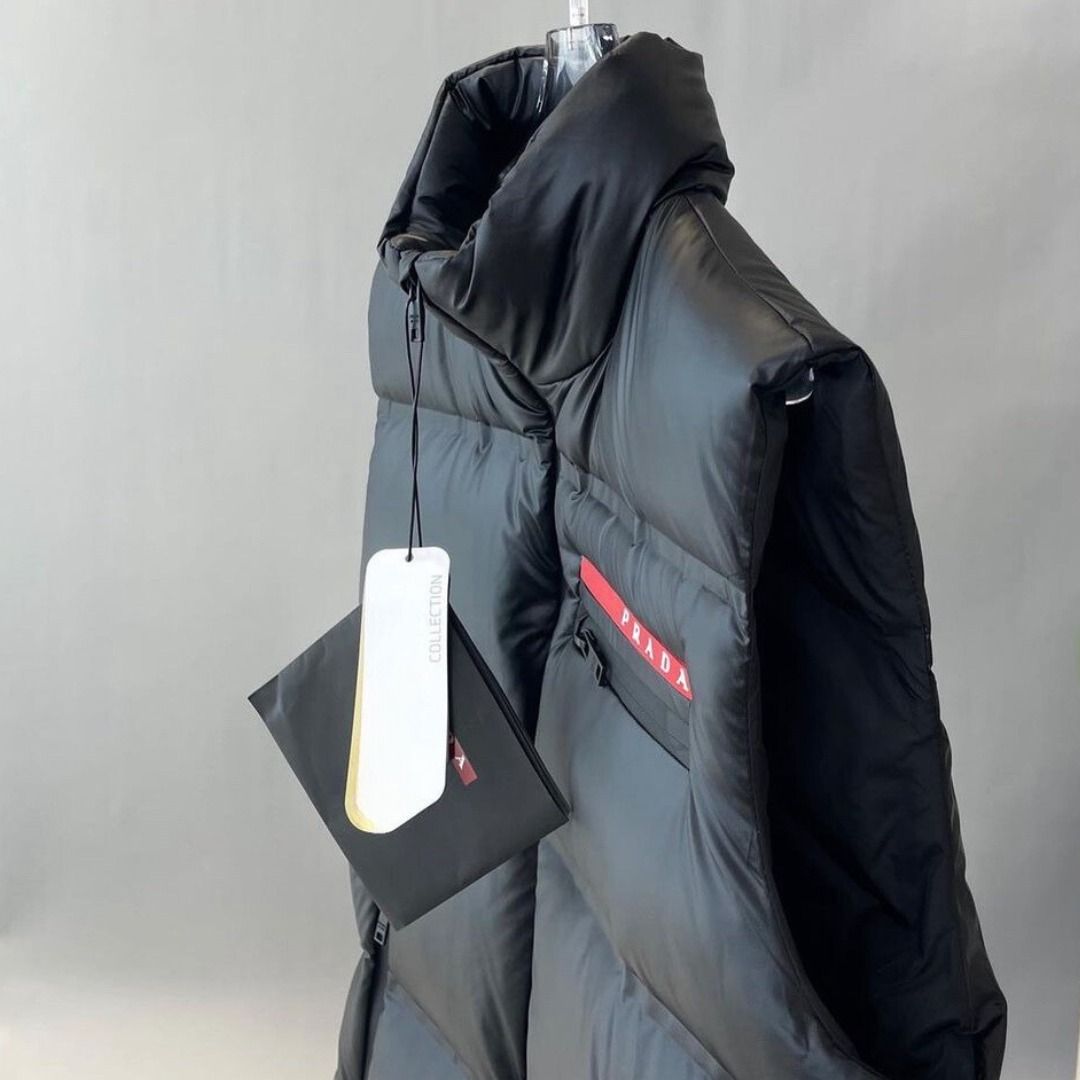 話題】PRADA◇リネアロッサ ライトナイロン ダウンベスト ロゴ (PRADA