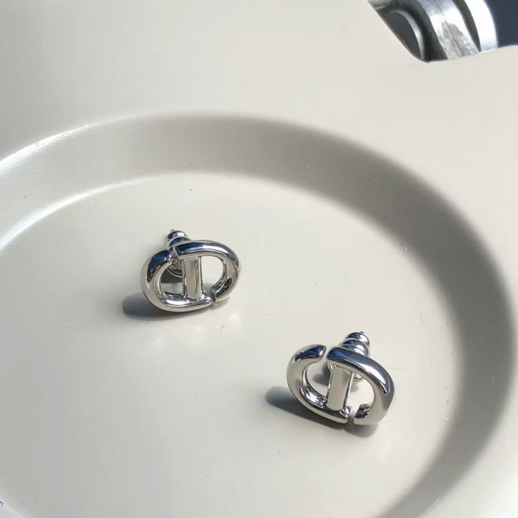 Dior(ディオール)ディオールピアス スタッズピアス ユニセックス (Dior