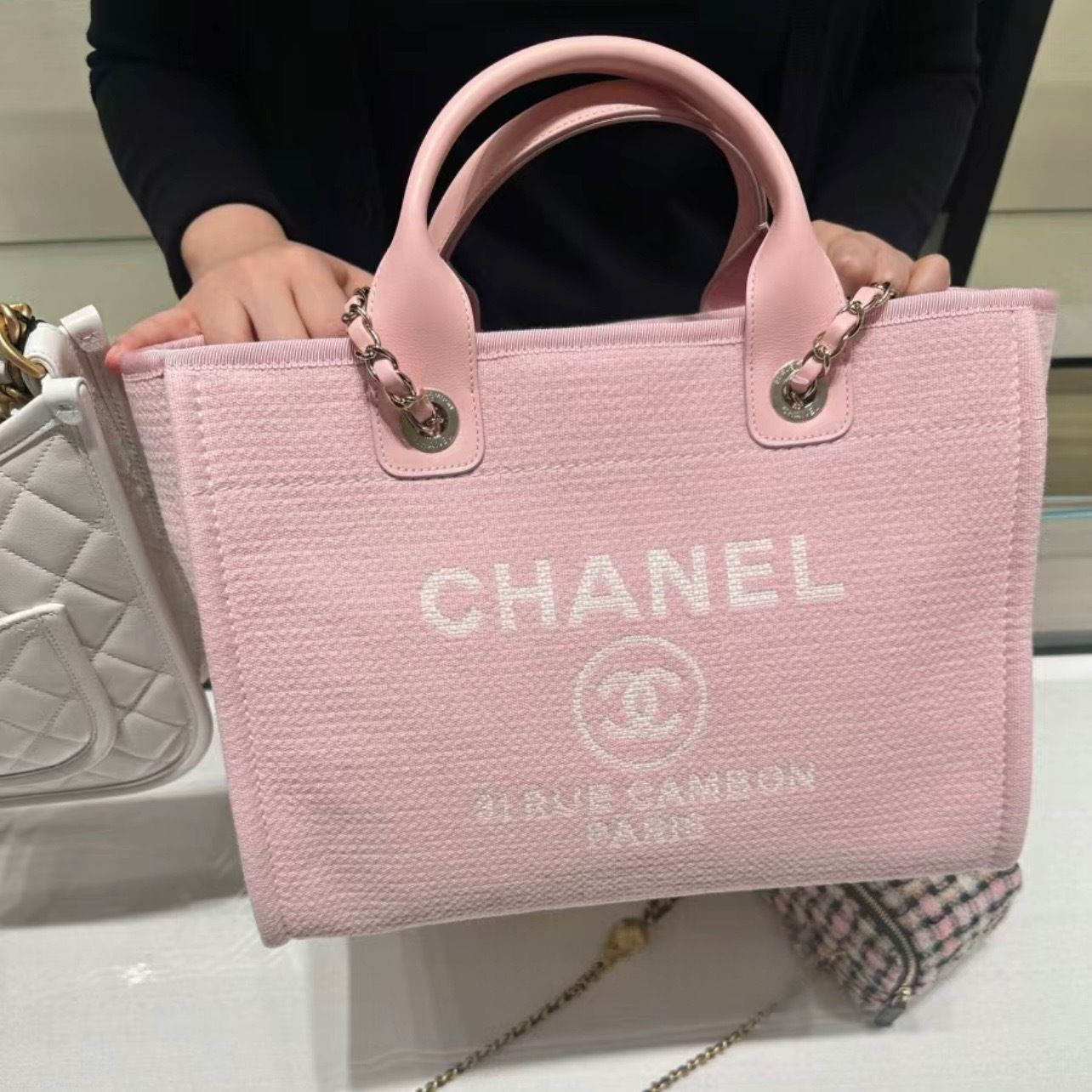 桜ピンクが可愛い♪】CHANEL トートバッグ ドーヴィル (CHANEL/トート
