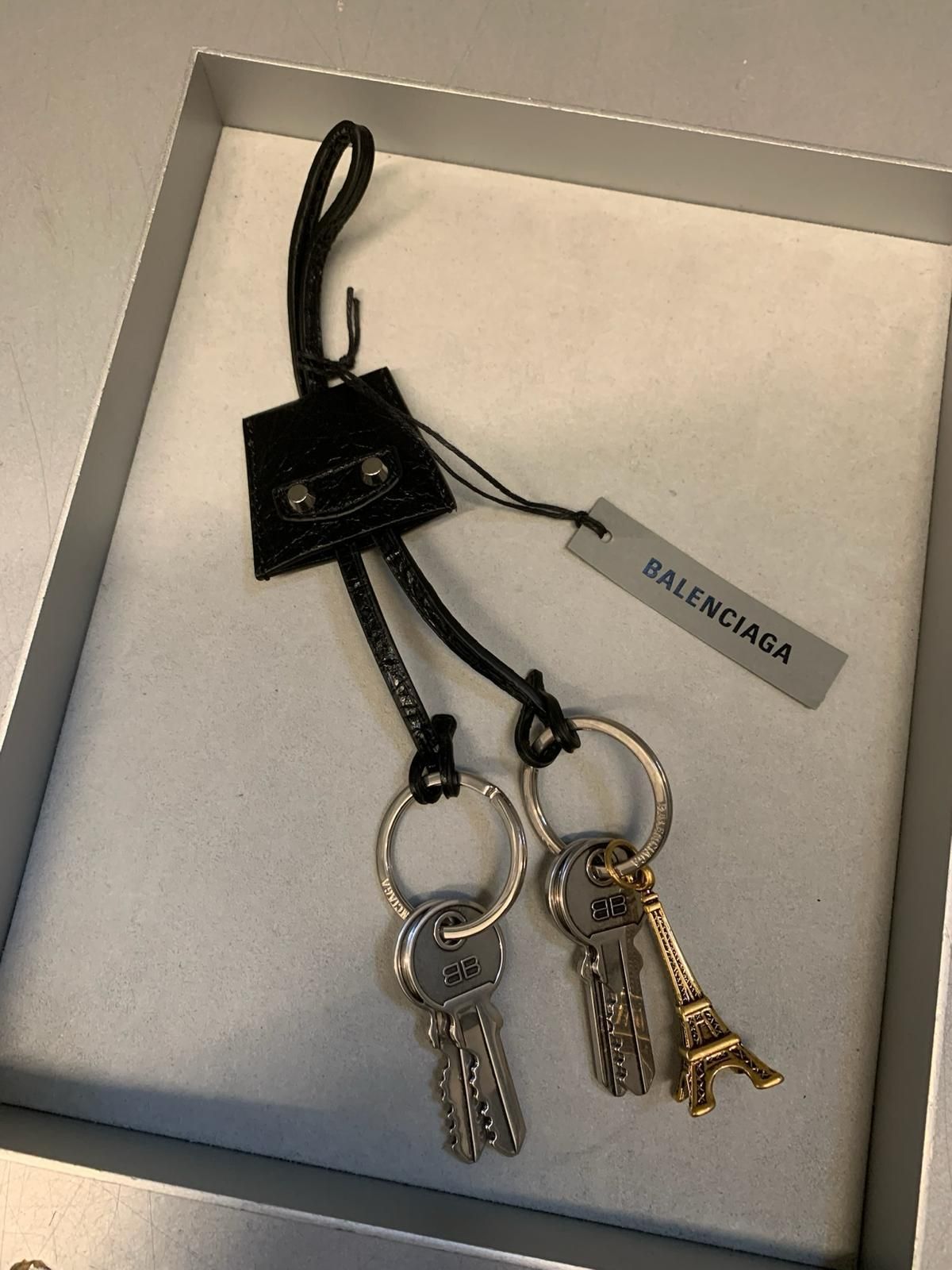 BALENCIAGA】LE CITY EIFFEL エッフェルタワー チャーム (BALENCIAGA