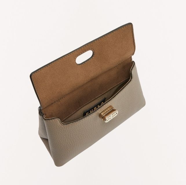 ☆ FURLA ☆ DANAE XL Crossbody【入手困難】 (FURLA/ショルダーバッグ