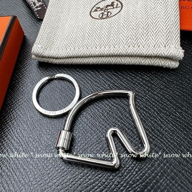 明日着 入手困難 馬型 CHEVAL キーリング HERMES キーホルダー (HERMES
