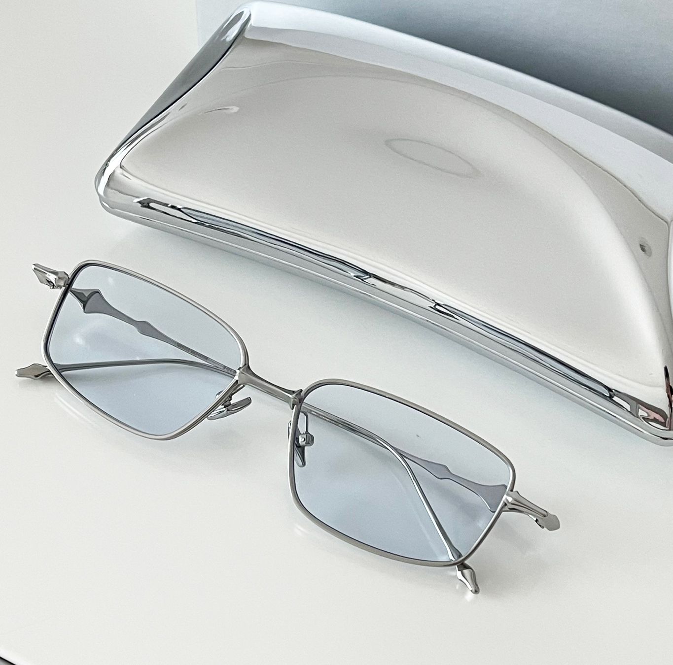 Gentle Monster】 Atomic 02(B) Silver ブルー カラー レンズ (Gentle