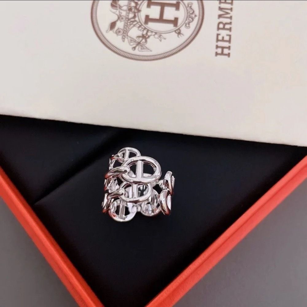 手元に存在感【HERMES】シェーヌダンクル アンシェネ 3連リング