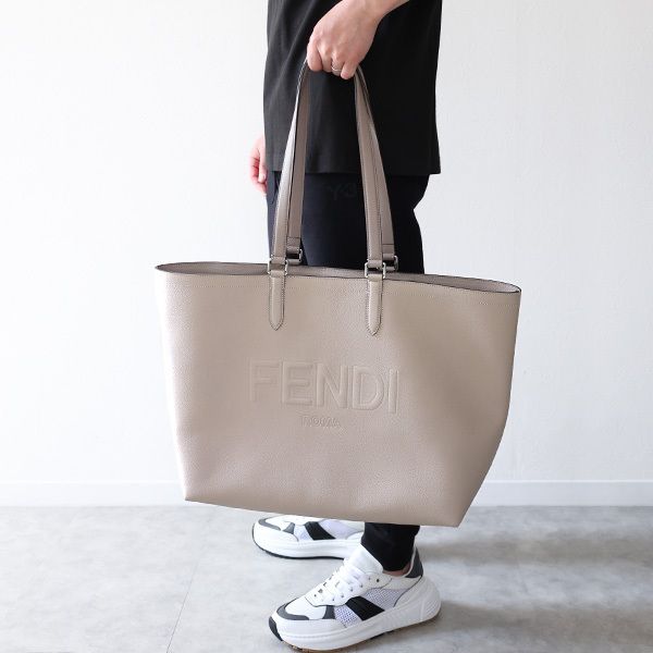 FENDI フェンディ トートバッグ 鞄 A4サイズ収納可 国内発送 (FENDI