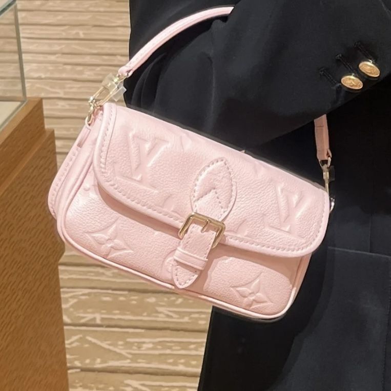 ☆小さめサイズが可愛い☆Louis Vuitton ナノ ディアヌ (Louis Vuitton