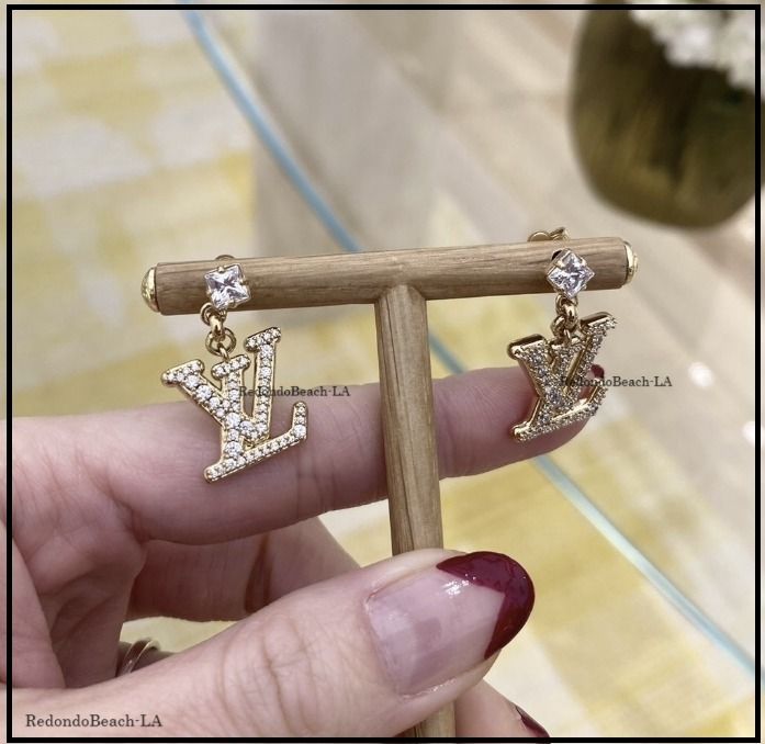 休日の贅沢に】☆LOUIS VUITTON☆Lady LV☆ピアス☆ギフトにも (Louis