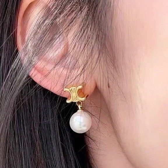 揺れるピアス♪】CELINE トリオンフ パールピアス (CELINE/ピアス