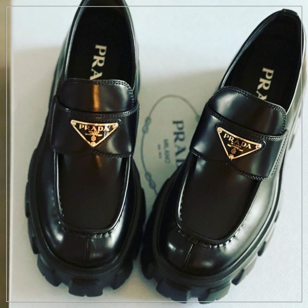 大人気】PRADA◇モノリス パテントレザー 厚底ローファー ロゴ (PRADA