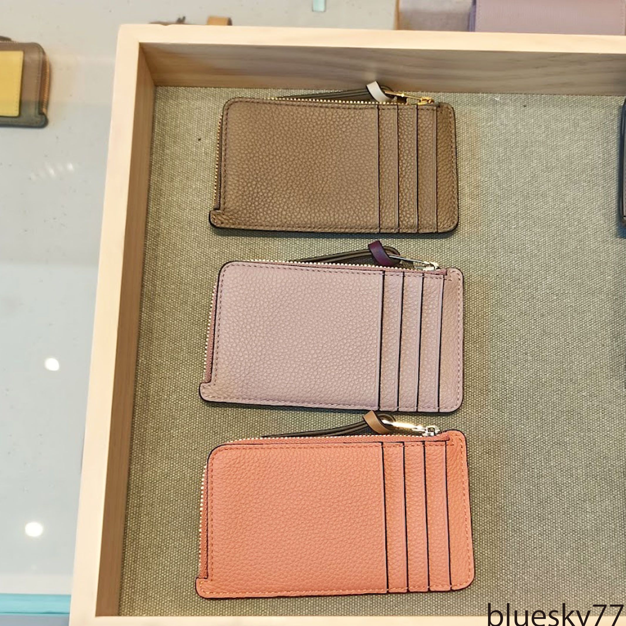 すぐ届く！LOEWE コインカードホルダー ソフトグレインカーフ (LOEWE