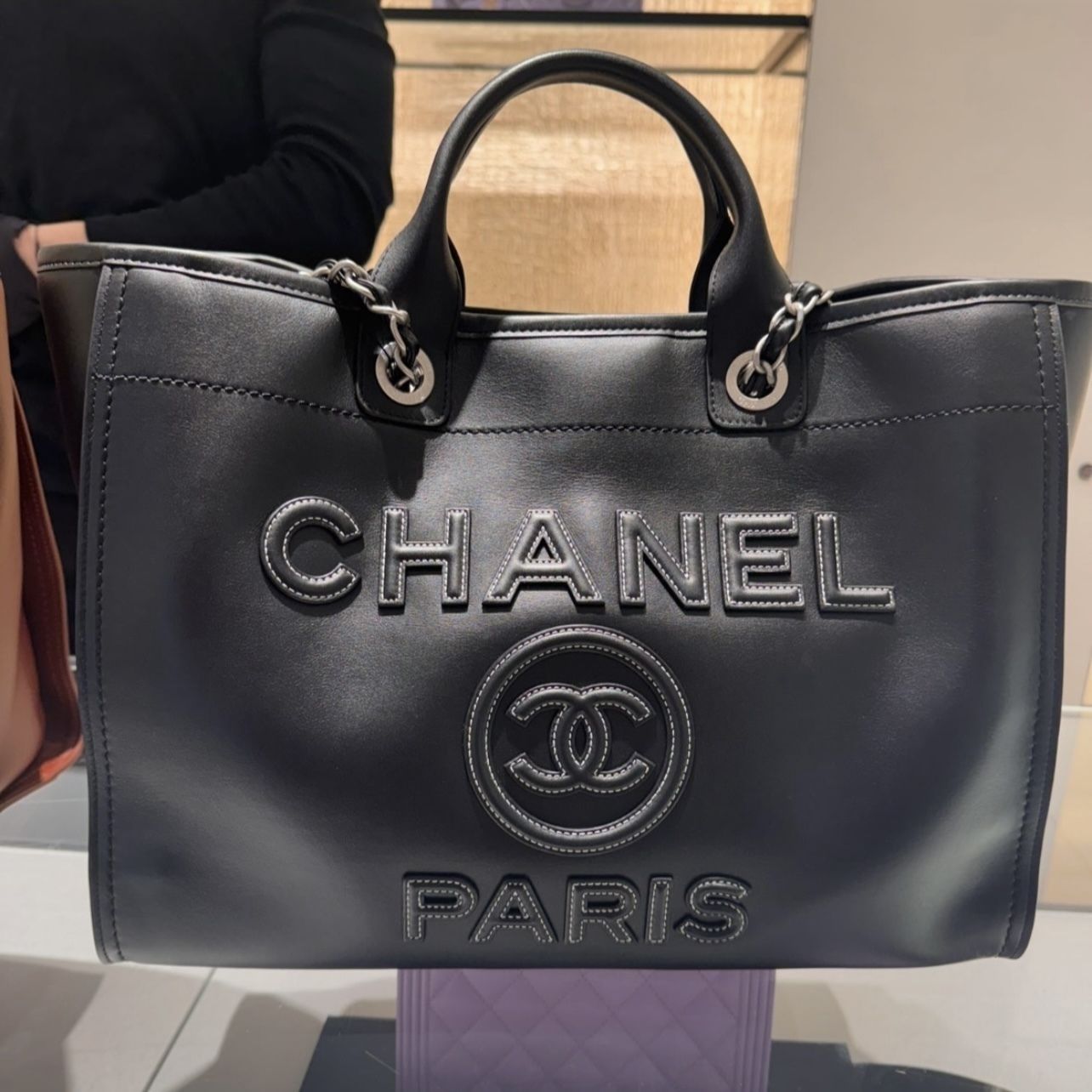 大容量！メンズも◎】CHANEL トートバッグ レザー ドーヴィル (CHANEL