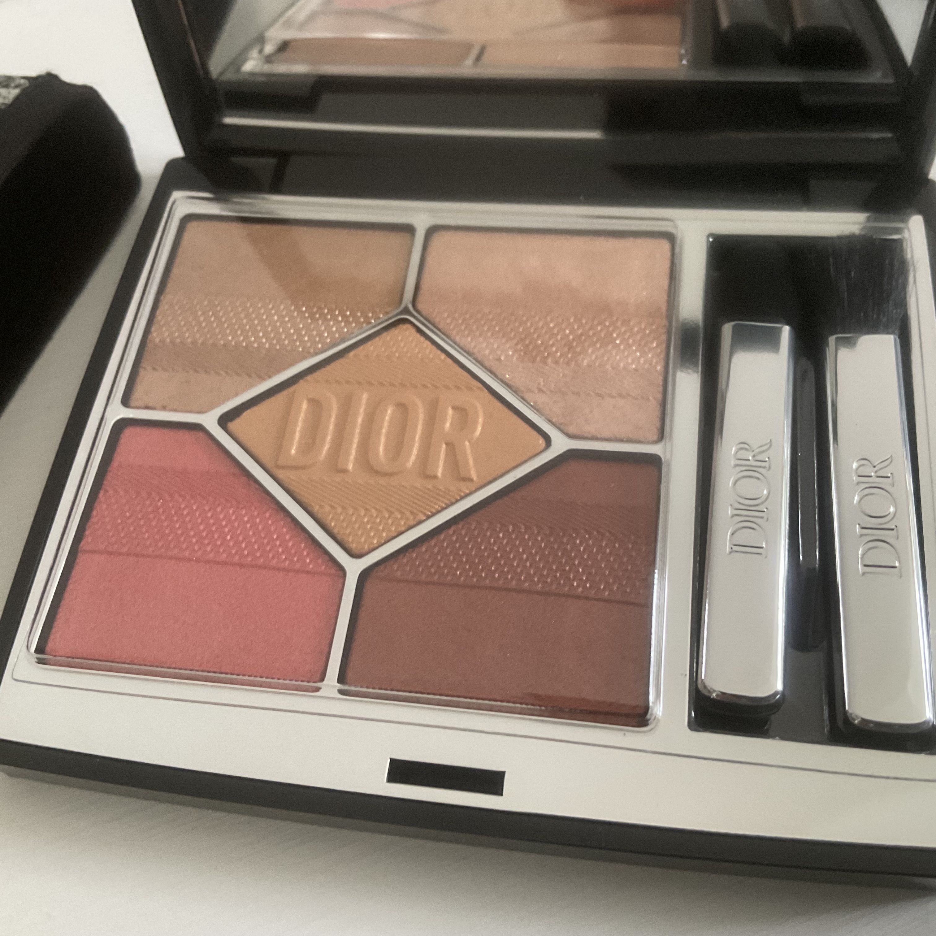 DIORSHOW 5 COULEURSサンククルールアイシャドウ限定ポーチ付き (Dior