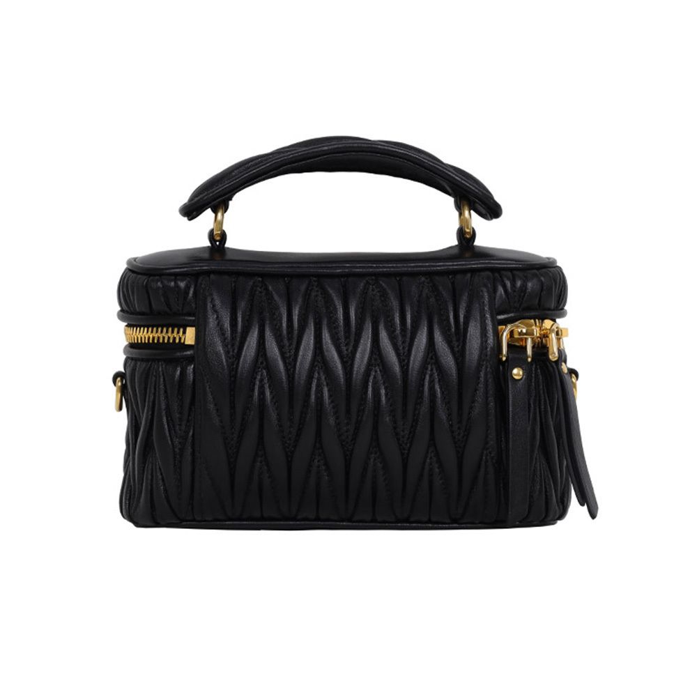 MiuMiu ミュウミュウ マテラッセレザー ショルダーバッグ (MiuMiu