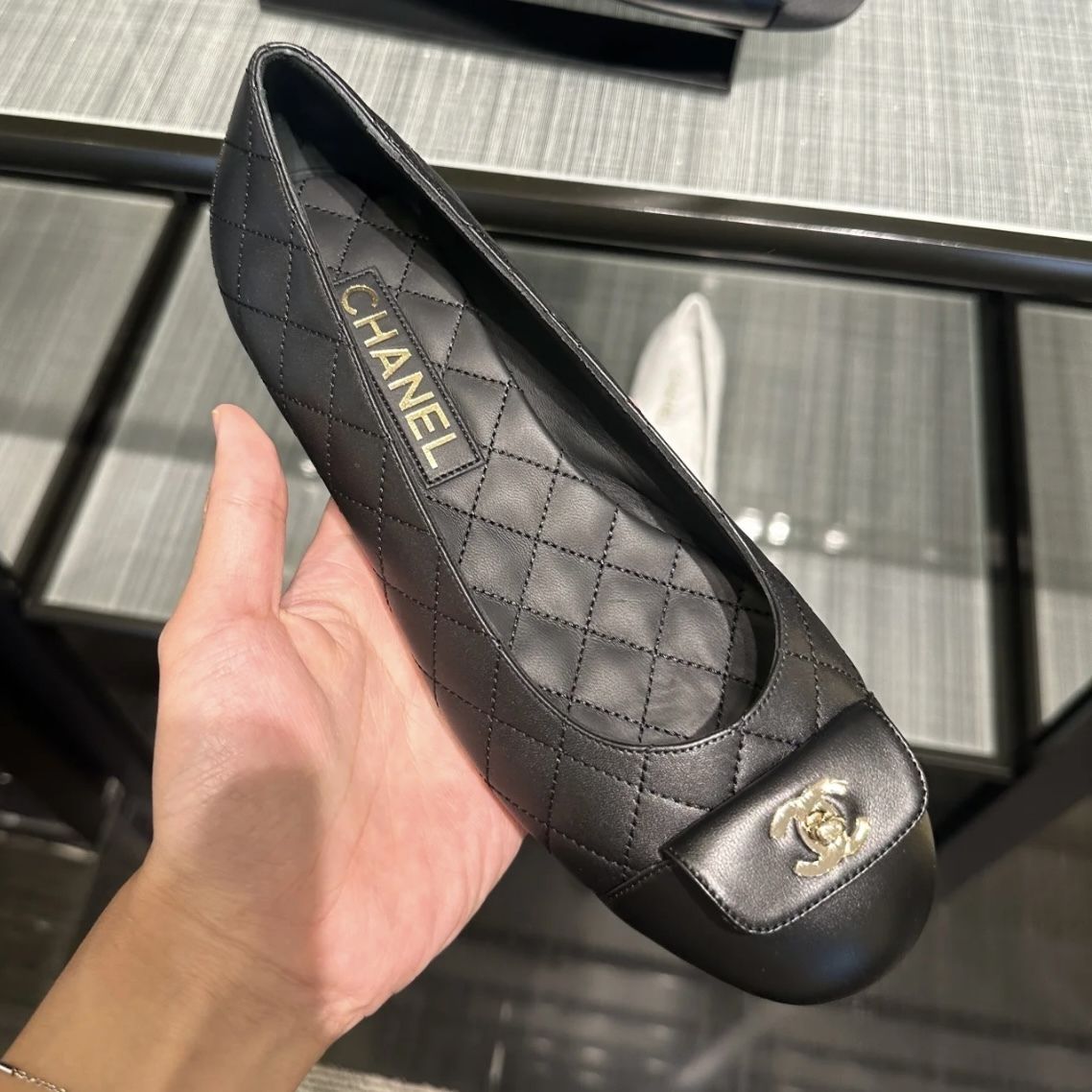 フェミニンな足元に♡】CHANEL バレリーナ ターンロック (CHANEL