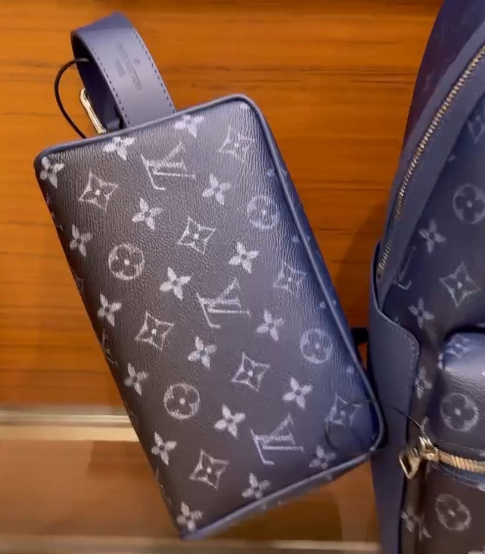 大人の上品さを醸し出す！！】ルイヴィトン セカンドバッグ (Louis