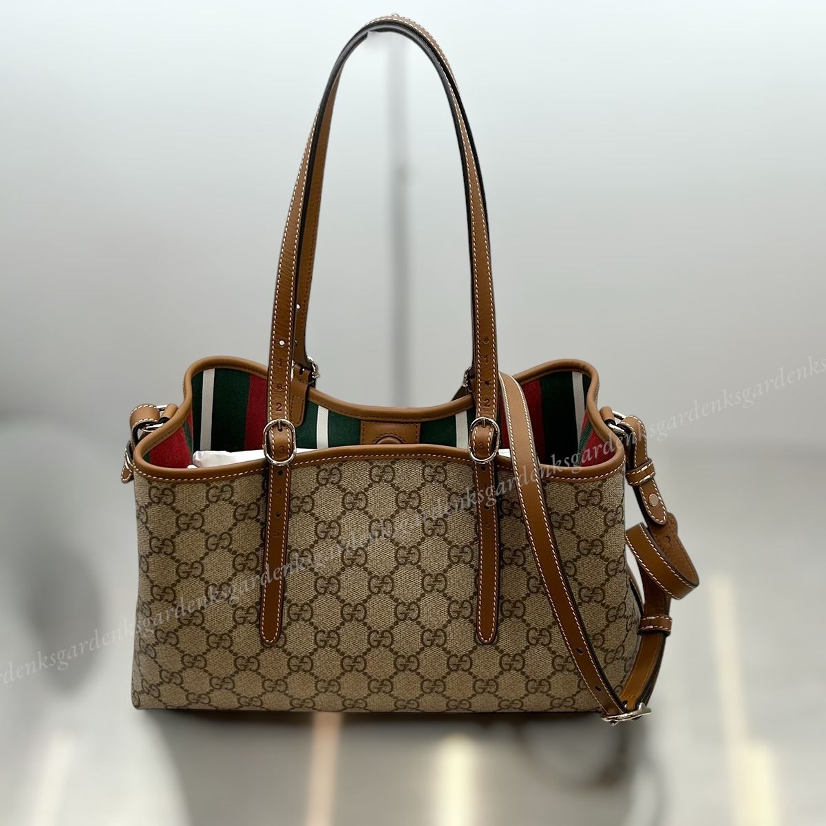 すぐ届く！GUCCI〔GGエンブレム〕スモール トートバッグ (GUCCI/トート