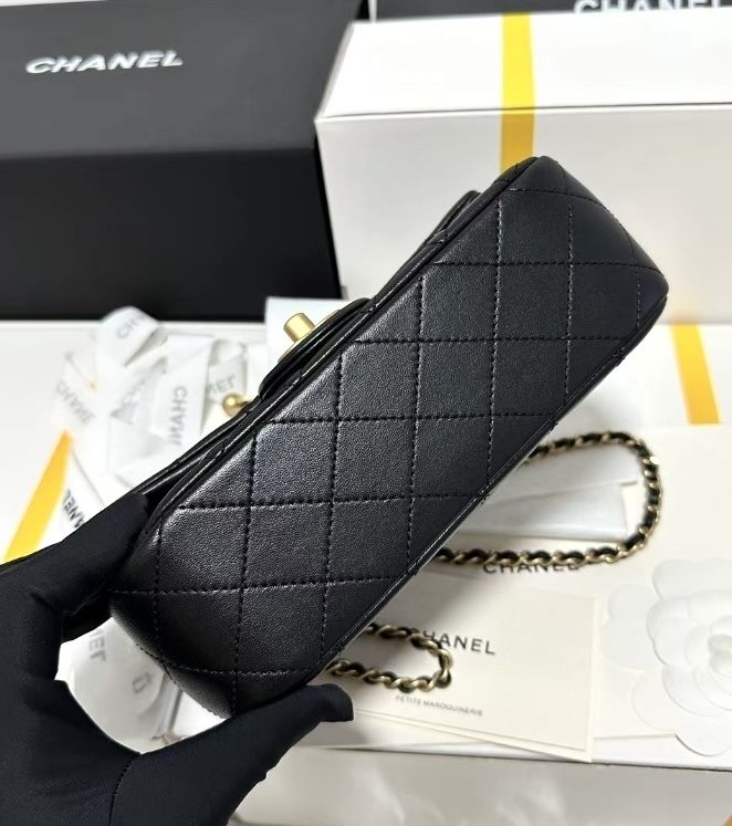 入手困難品】CHANEL☆ミニ フラップバック☆パールクラッシュ (CHANEL