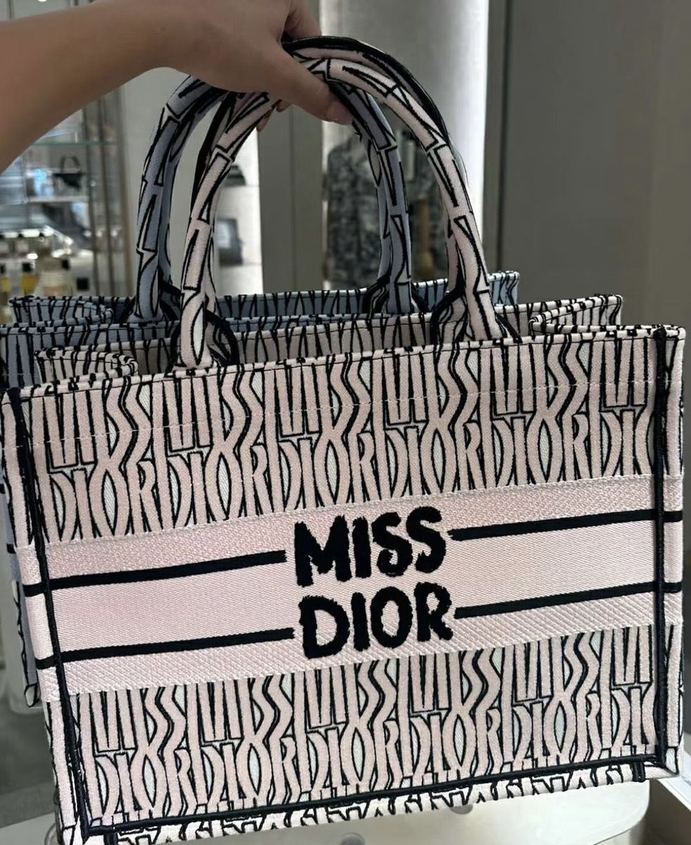 新作】DIOR Miss Dior♪Dior Book Tote バッグ ミディアム (Dior