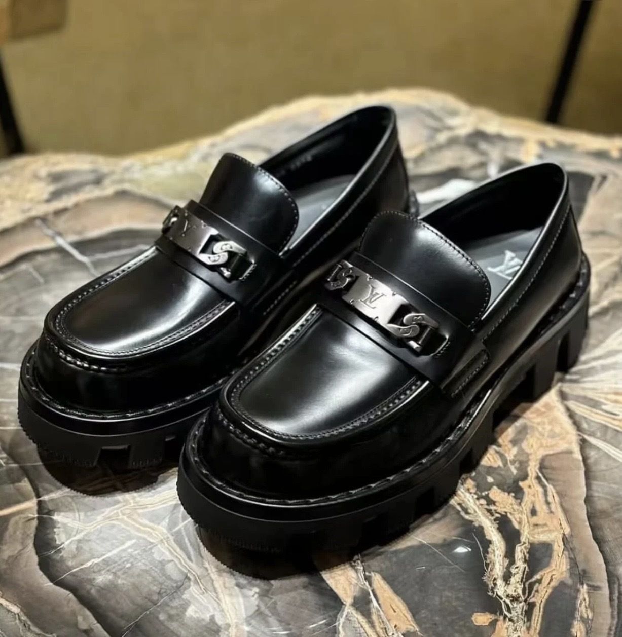 脚長効果◇履き心地抜群♪】ルイヴィトン 厚底 ローファー (Louis