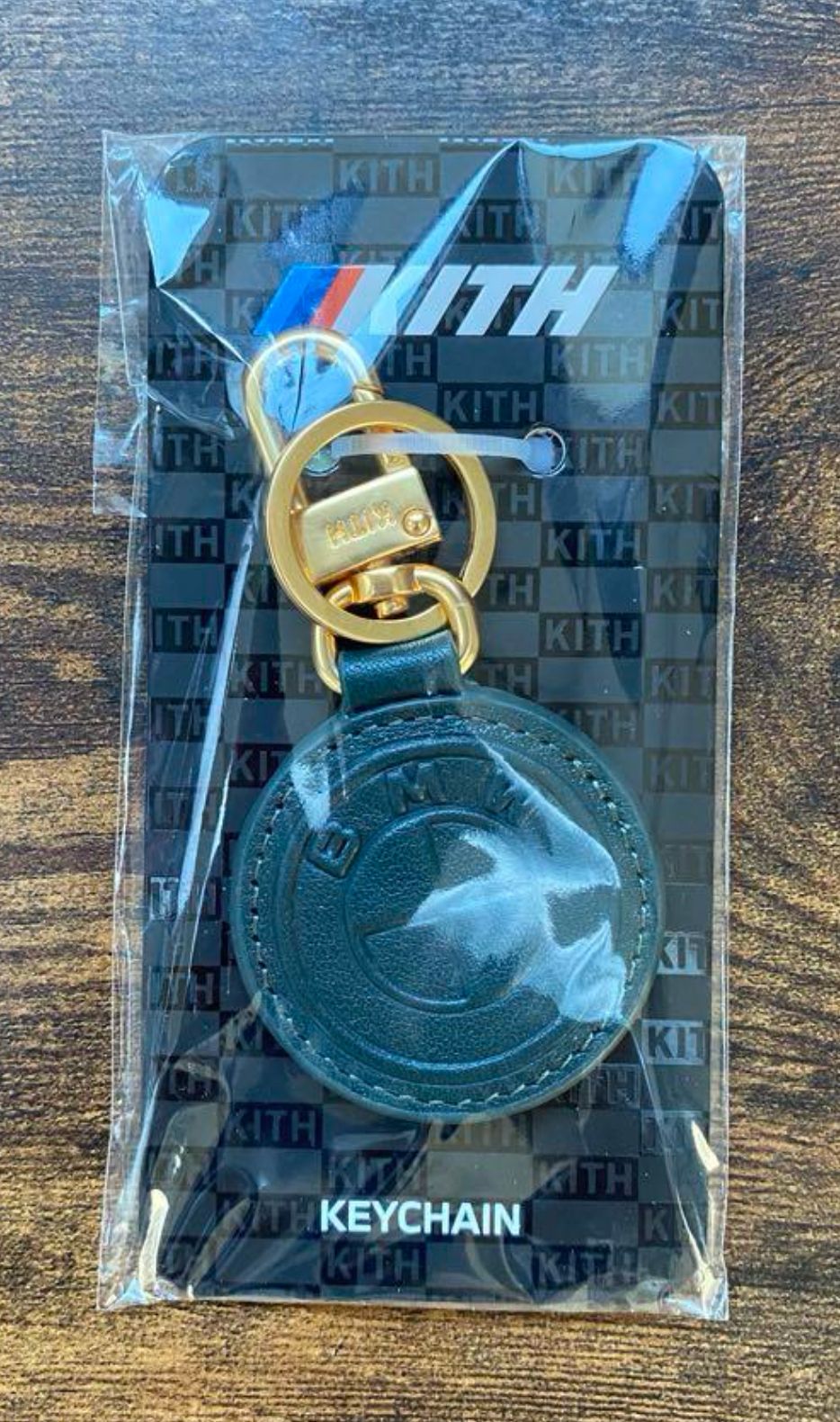 ☆24AW 最新作☆Kith BMW Rondel Leather Keyring (KITH NYC/キー