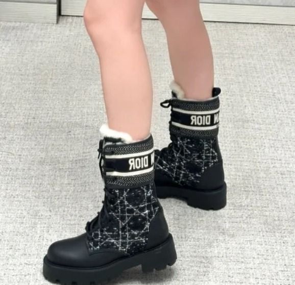 個性的なデザイン♡】Dior D-Major ショートブーツ (Dior/ショート