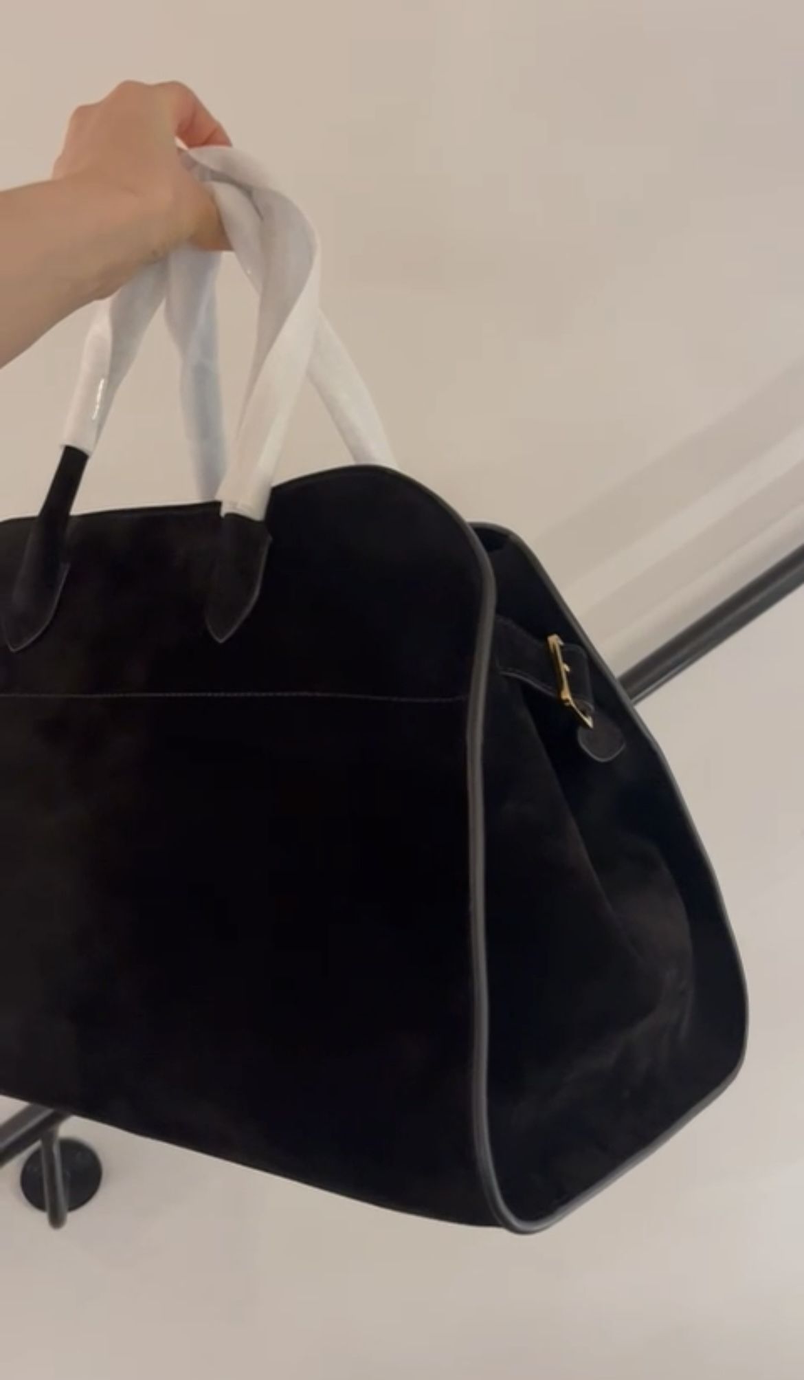 THE ROW】soft MARGAUX 15 バッグ スエード 予約受付中 (The Row