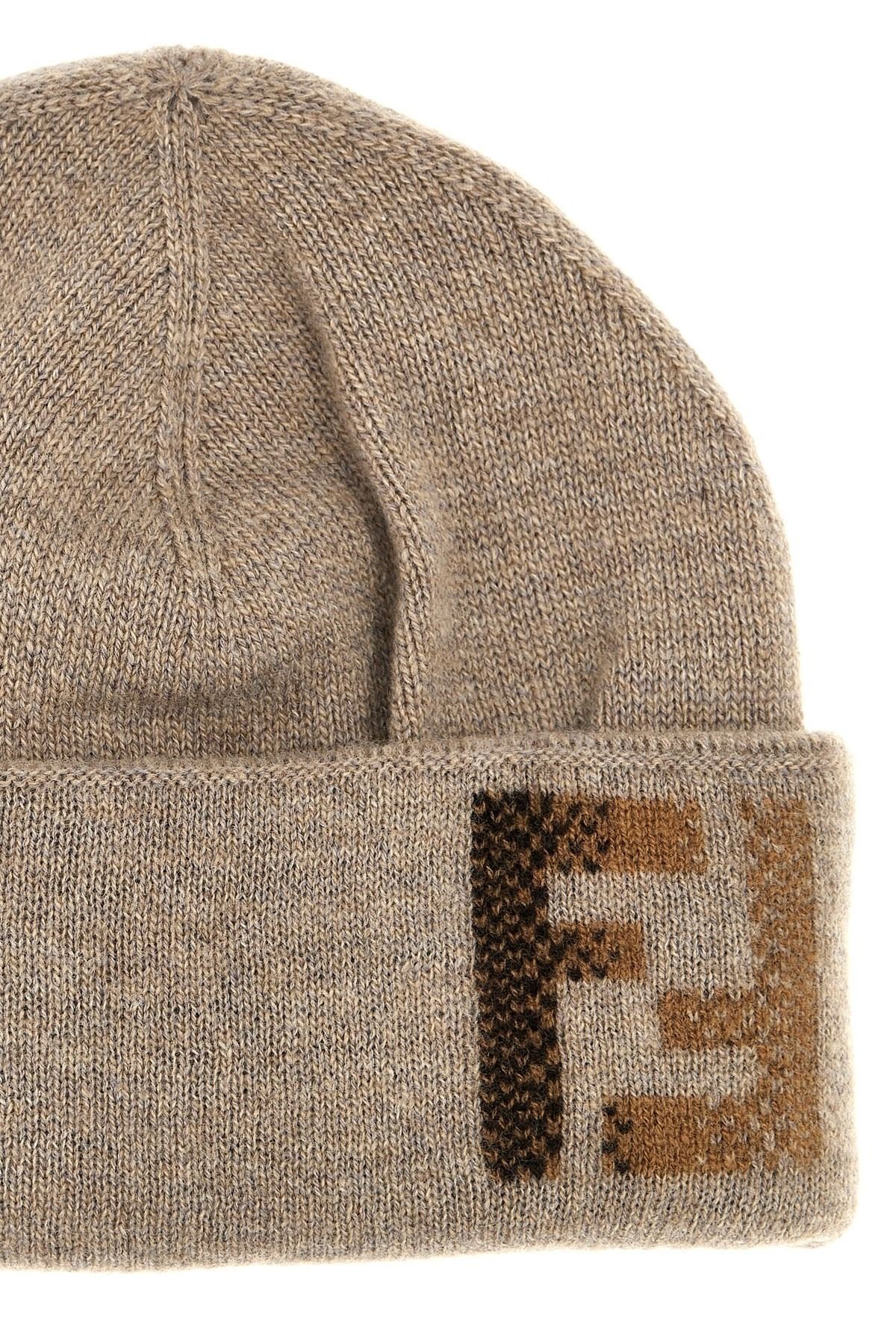 すぐ届く】 FENDI フェンディ ウール ロゴ ビーニー ニット帽 (FENDI