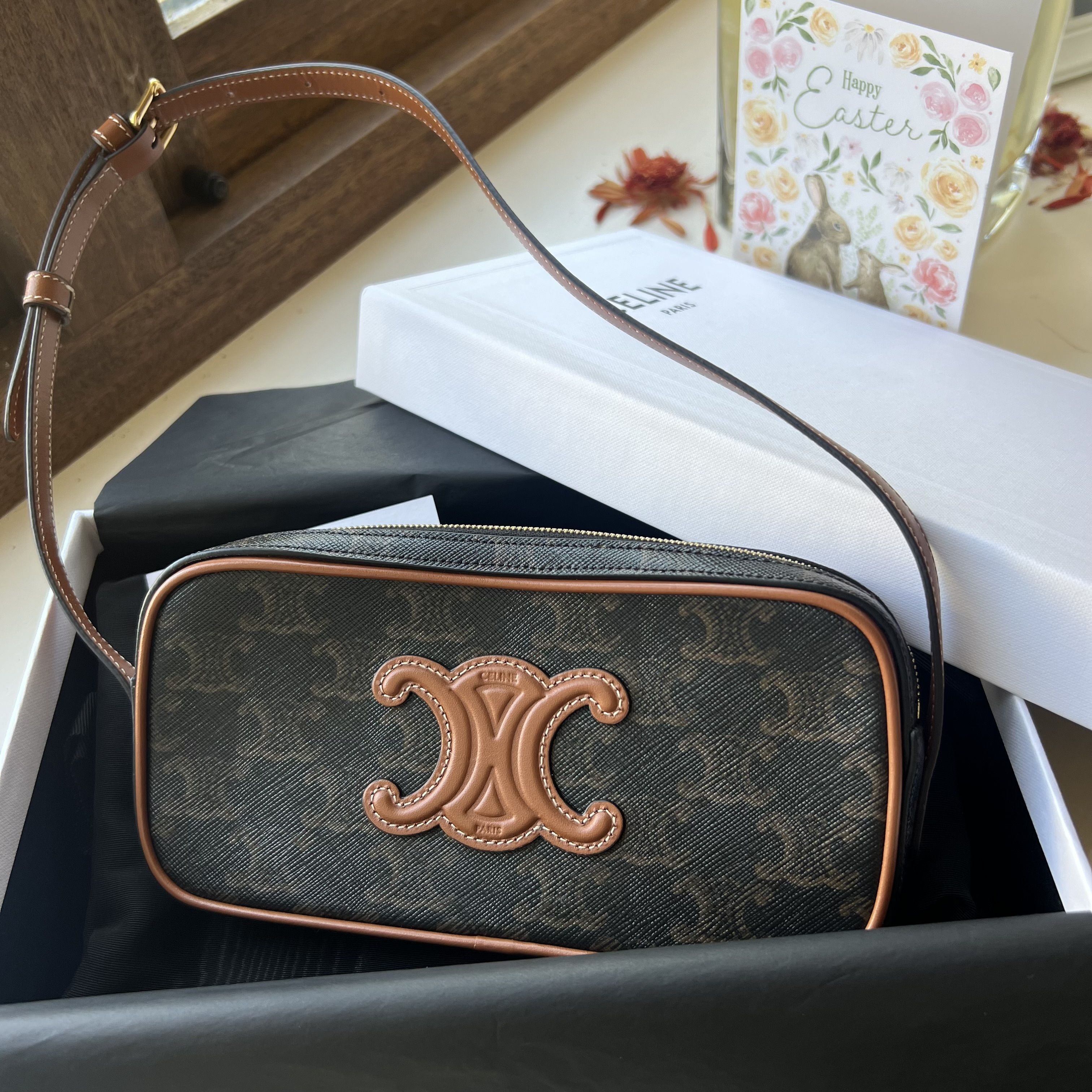 CELINE直営】早い者勝セール！キュイル ミニ カメラバッグ (CELINE