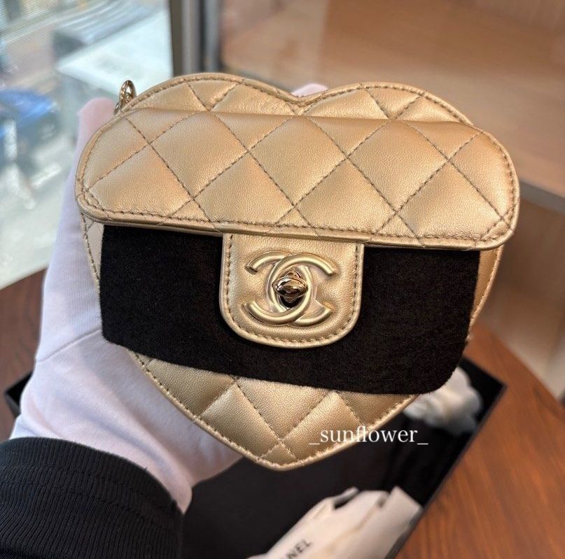 シャネル 22S ハートが可愛い♪ ミニチェーンバッグ ゴールド (CHANEL