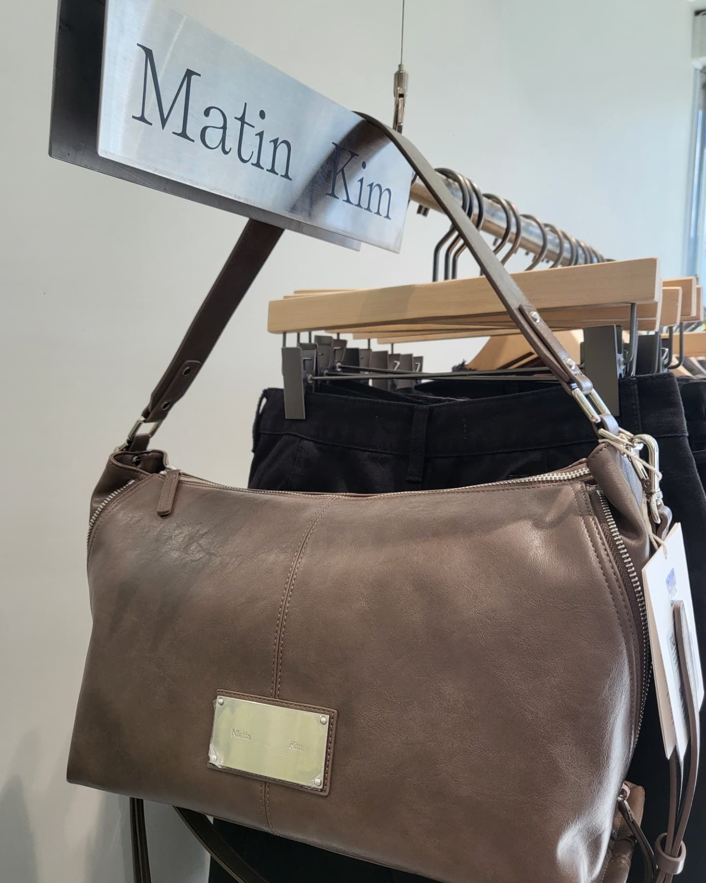 Matin Kim】SIDE ZIPPER SHOULDER BAG (Matin Kim/ショルダーバッグ