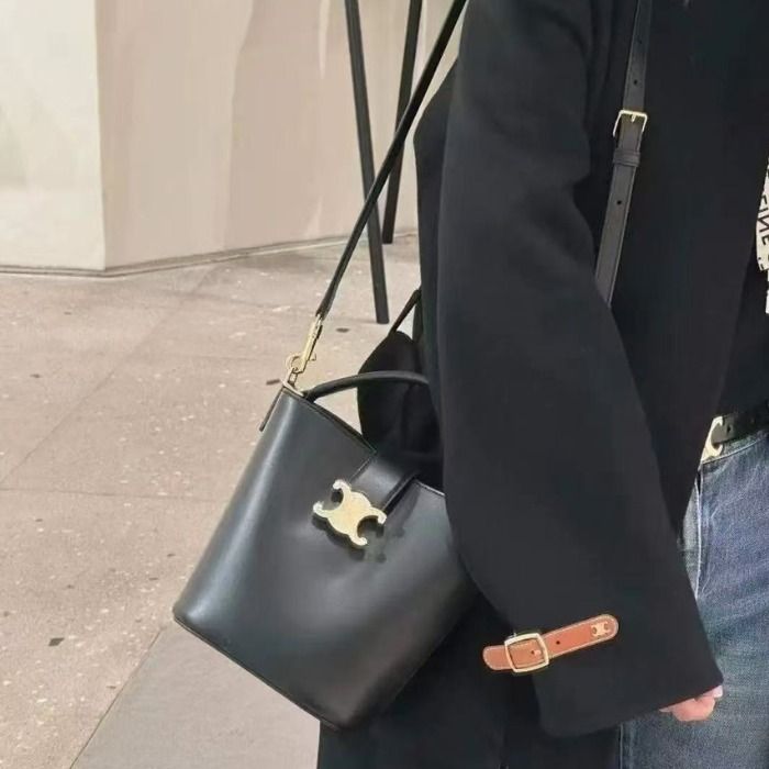 ☆Celine☆ミニ バケット ルイーズ/ スムースカーフスキン (CELINE