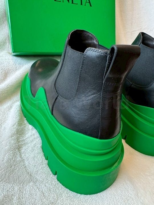 BOTTEGA VENETA◇クロップドタイヤチェルシーブーツ BLACK/GRASS