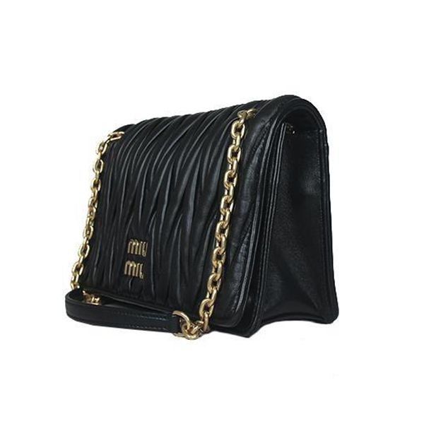 MiuMiu ミュウミュウ マトラッセ ショルダーバッグ (MiuMiu/ショルダー